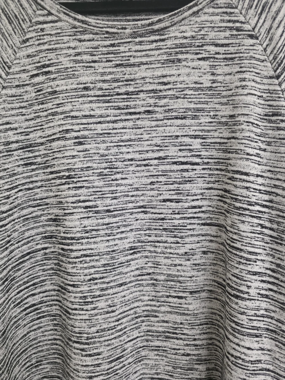a.n.a Heathered Black and White Relaxed Pullover (0710)